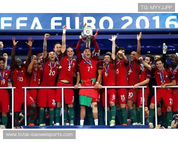 透过足球球星身披数字解读背后蕴含的荣耀历史与独特象征意义